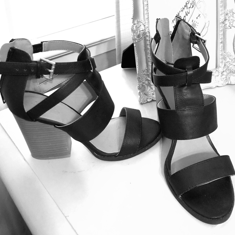 Black summer wedges